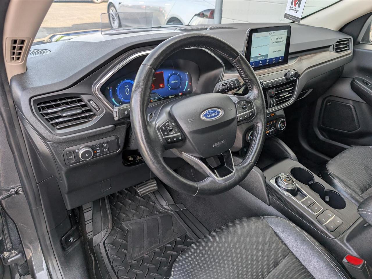 2020 Ford Escape TITANIUM AWD - NAVI - PANO ROOF - TECH FEATURES