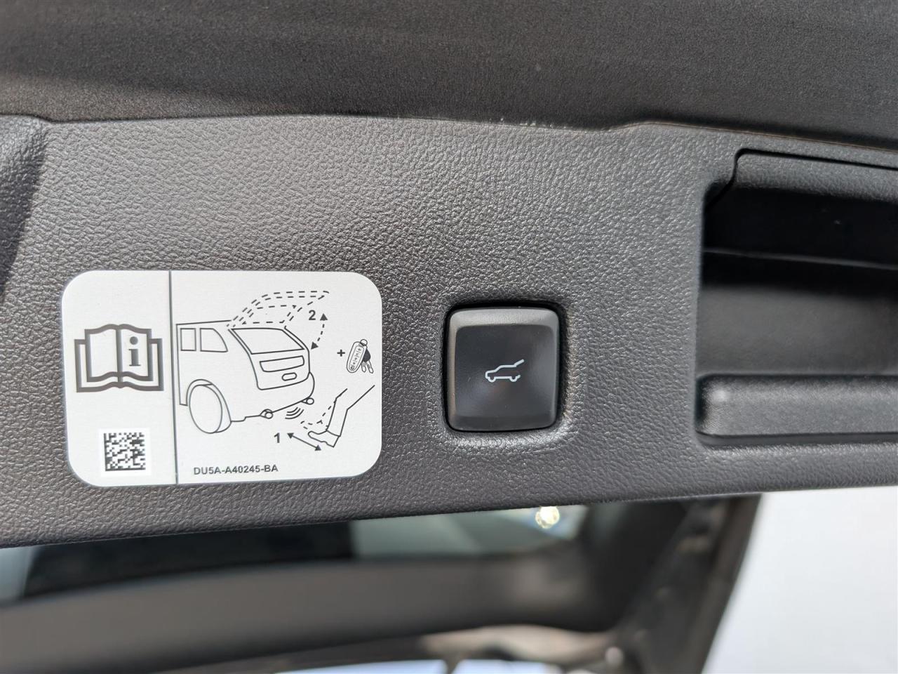 2020 Ford Escape TITANIUM AWD - NAVI - PANO ROOF - TECH FEATURES