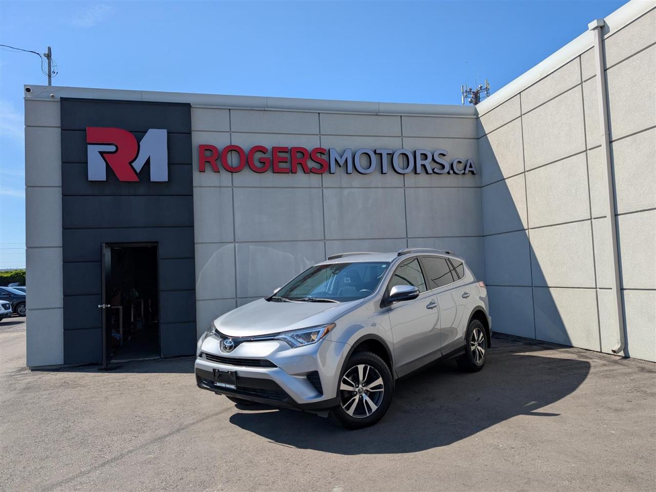 Used 2018 Toyota RAV4 LE - REVERSE CAM - HTD SEATS - TECH FEATS for sale in Oakville, ON