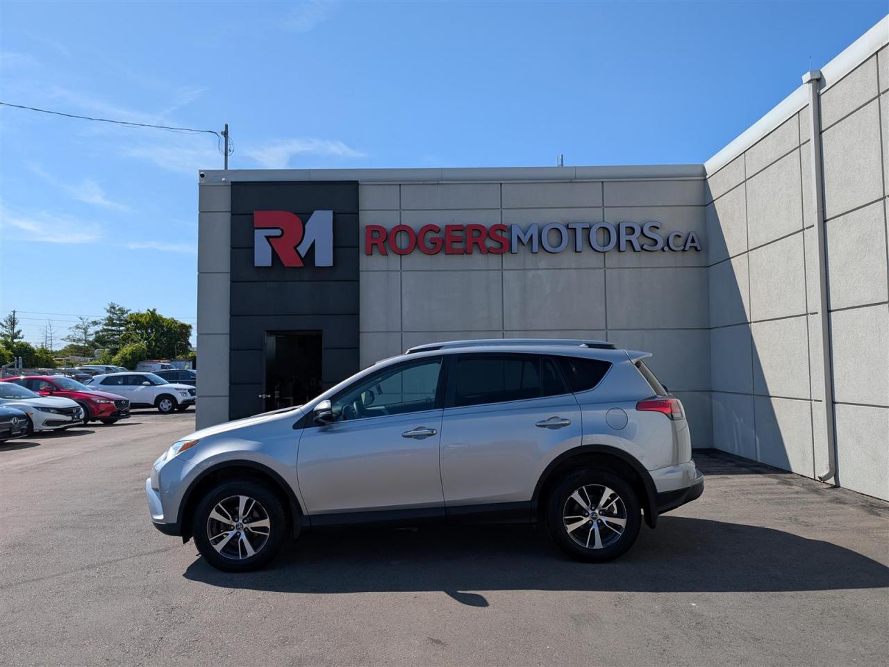 2018 Toyota RAV4 LE - REVERSE CAM - HTD SEATS - TECH FEATS