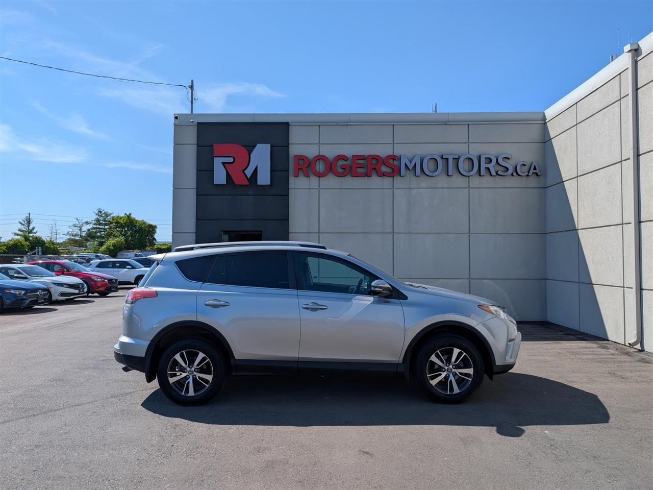 2018 Toyota RAV4 LE - REVERSE CAM - HTD SEATS - TECH FEATS