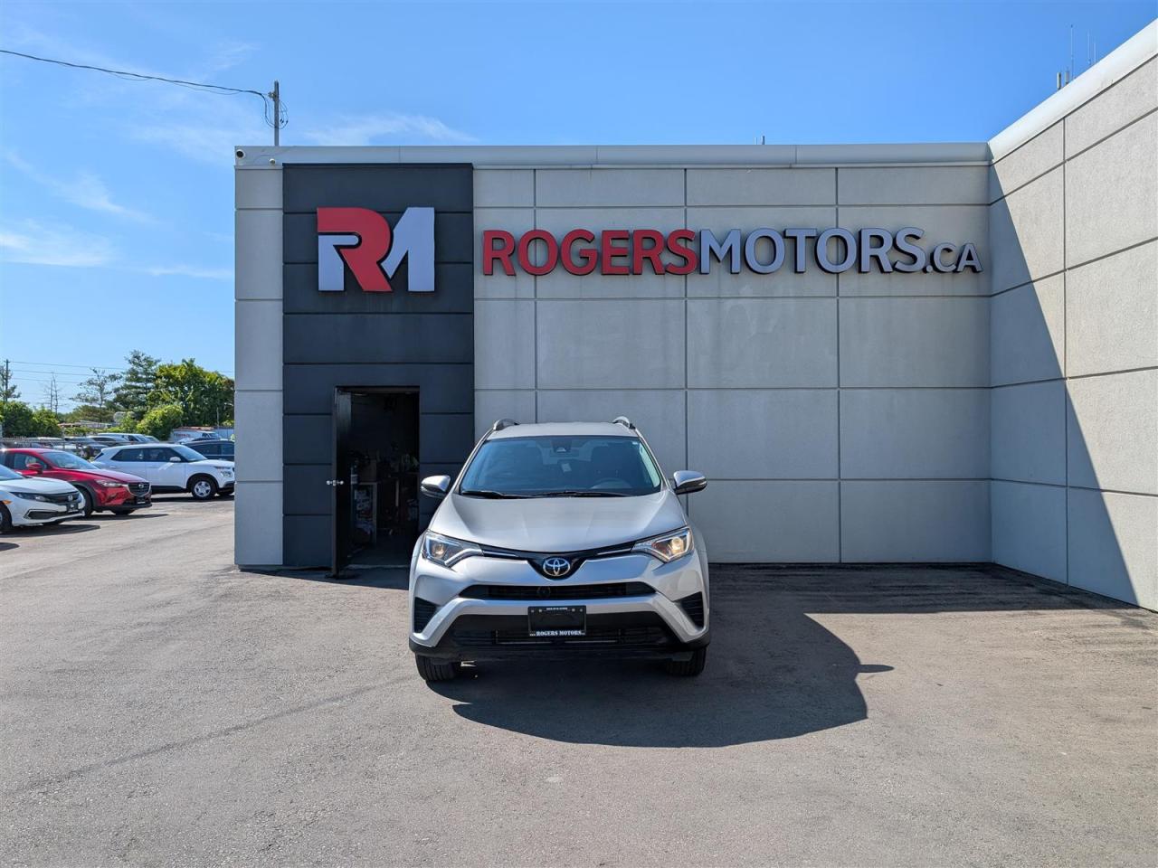2018 Toyota RAV4 LE - REVERSE CAM - HTD SEATS - TECH FEATS