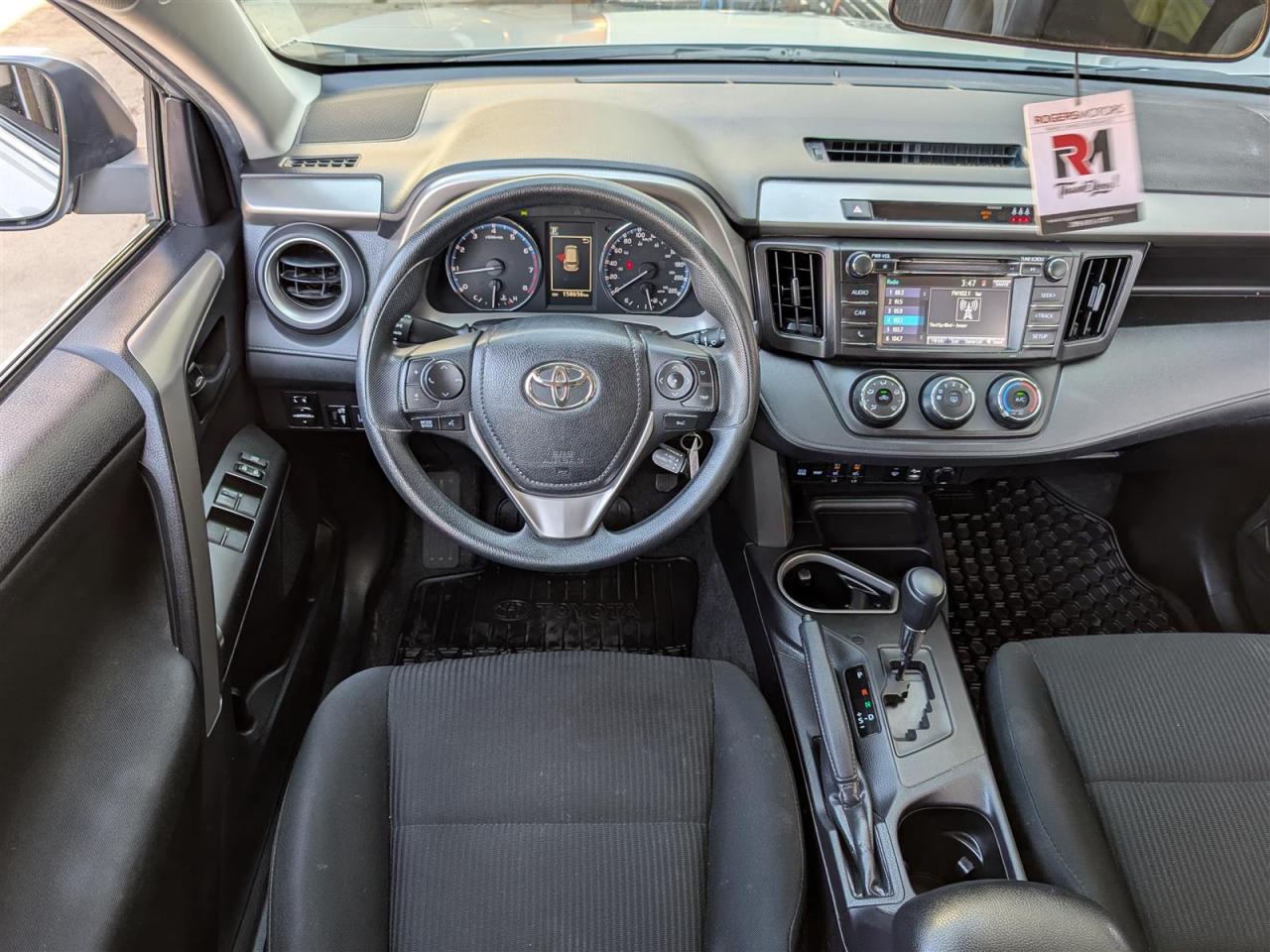 2018 Toyota RAV4 LE - REVERSE CAM - HTD SEATS - TECH FEATS
