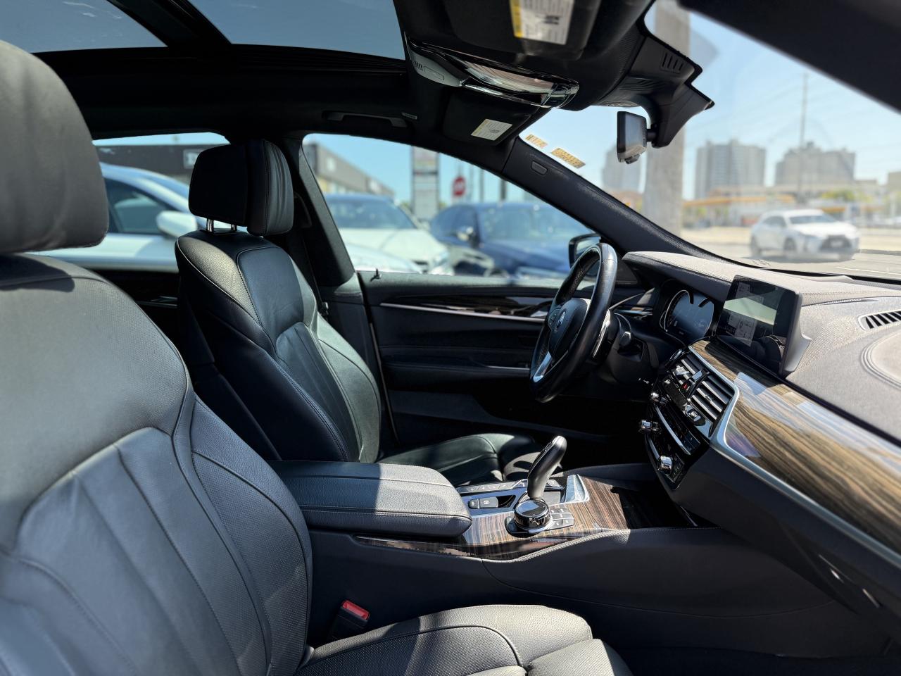 2018 BMW 6 Series GranTurismo 640i //M SPORT | HARMAN KARDON | PANO | LOADED - Photo #26