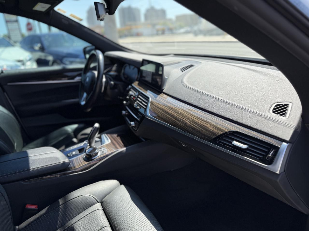 2018 BMW 6 Series GranTurismo 640i //M SPORT | HARMAN KARDON | PANO | LOADED - Photo #27