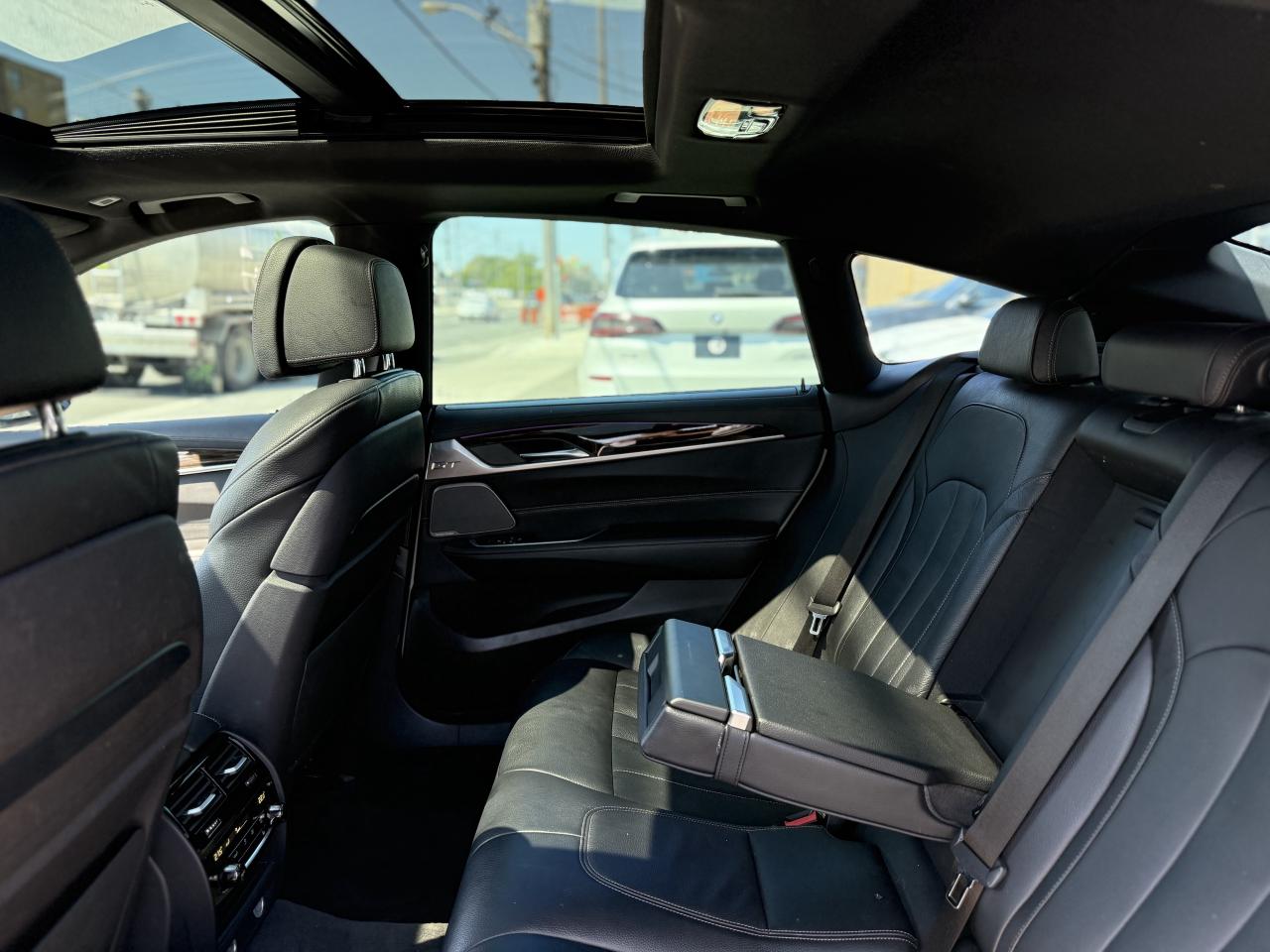 2018 BMW 6 Series GranTurismo 640i //M SPORT | HARMAN KARDON | PANO | LOADED - Photo #30