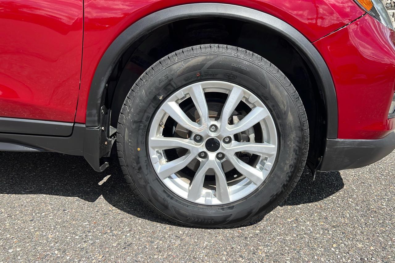 2018 Nissan Rogue SV Photo