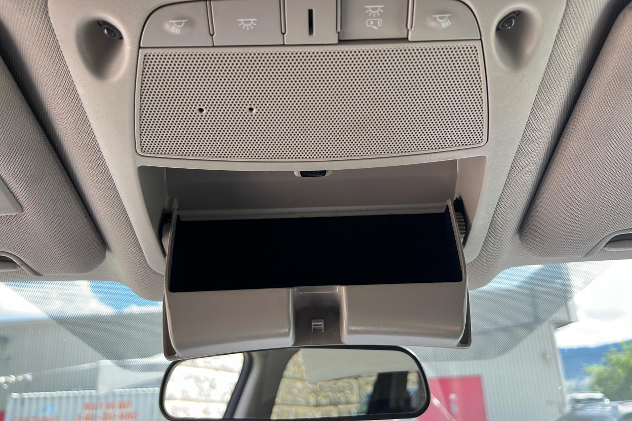 2018 Nissan Rogue SV Photo