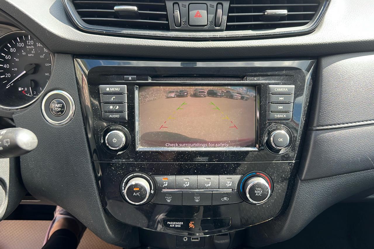 2018 Nissan Rogue SV Photo