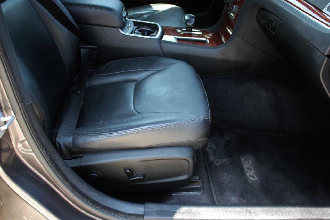 2013 Chrysler 300 Touring*Low Ks*Heated Leather*Moon Roof*Bluetooth - Photo #16