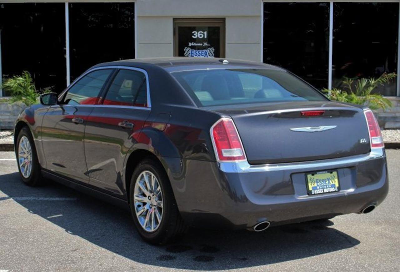2013 Chrysler 300 Touring*Low Ks*Heated Leather*Moon Roof*Bluetooth - Photo #8