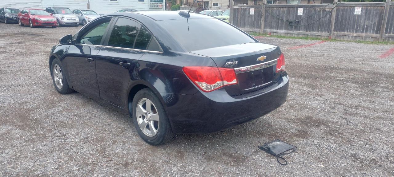 2015 Chevrolet Cruze 2LT Photo4