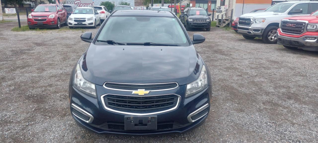 2015 Chevrolet Cruze 2LT Photo2
