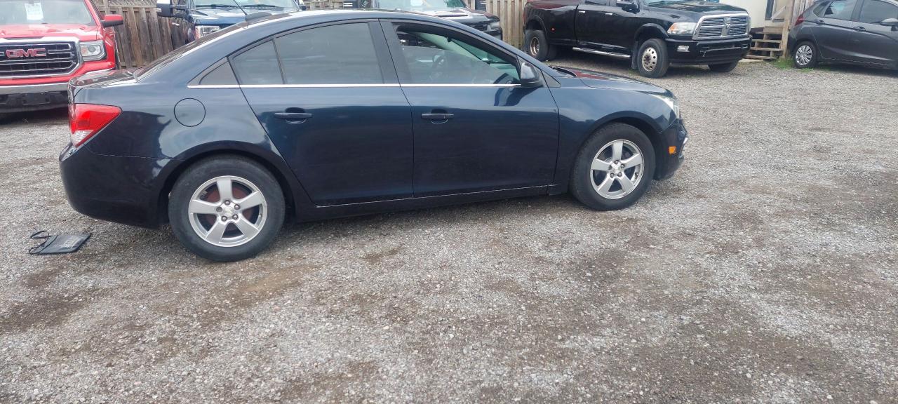 2015 Chevrolet Cruze 2LT - Photo #2