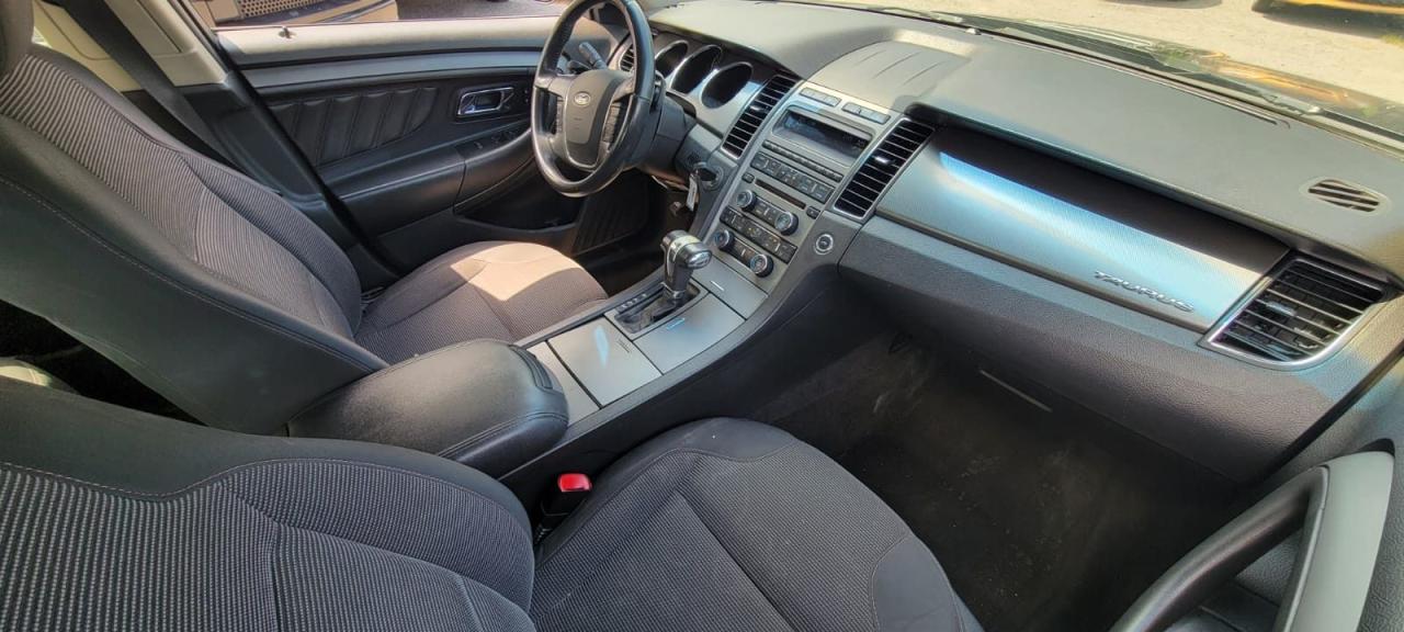 2012 Ford Taurus SEL - Photo #5
