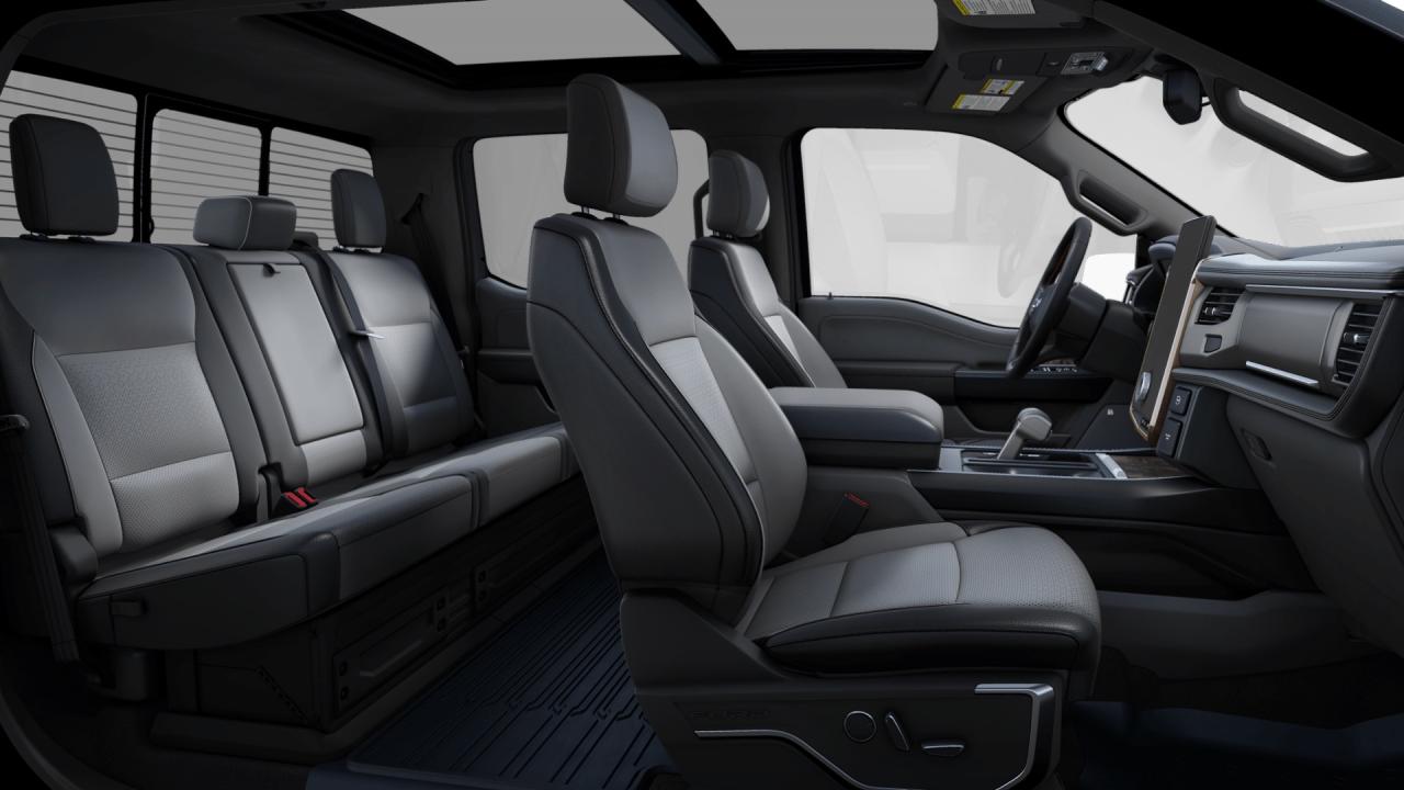 2023 Ford F-150 Lightning LARIAT 4WD SUPERCREW 5.5' Photo5