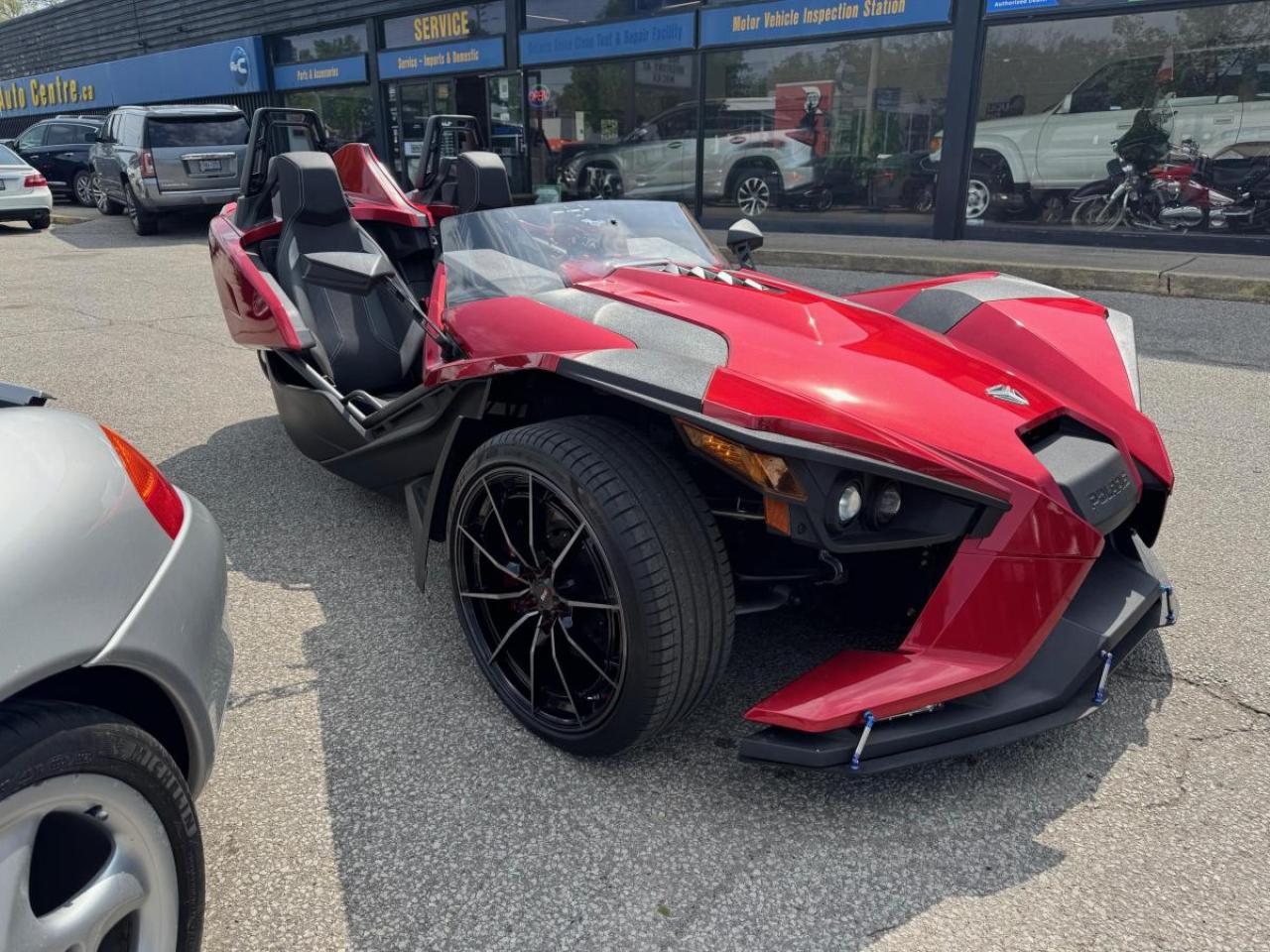2018 Polaris Slingshot SL  - Photo #3