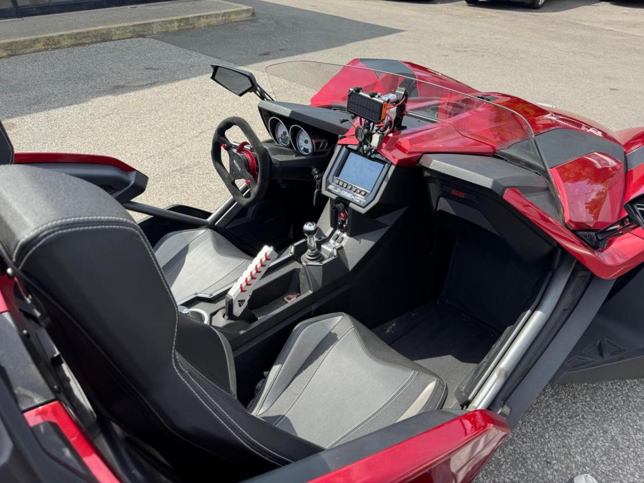 2018 Polaris Slingshot SL  - Photo #4