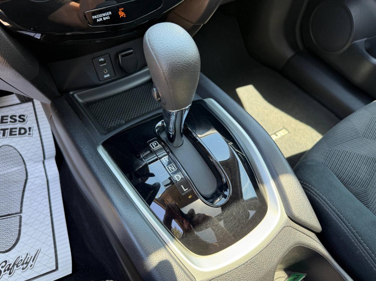 2015 Nissan Rogue AWD 4dr SV Photo