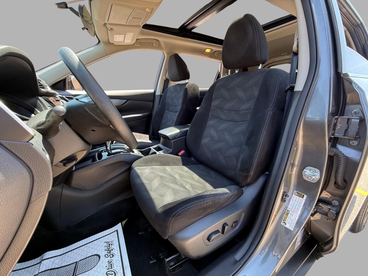 2015 Nissan Rogue AWD 4dr SV Photo