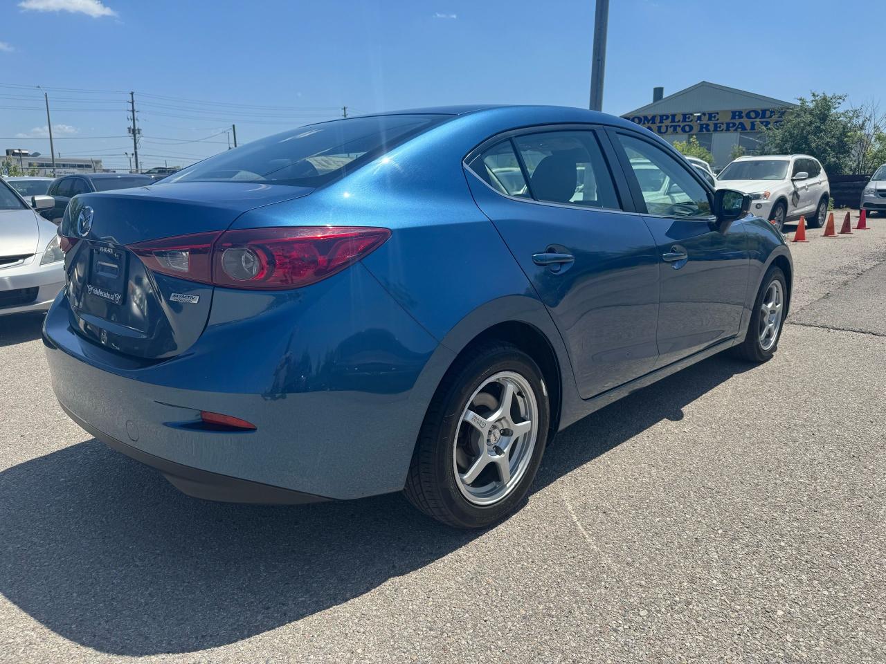 2017 Mazda MAZDA3 Touring Photo4