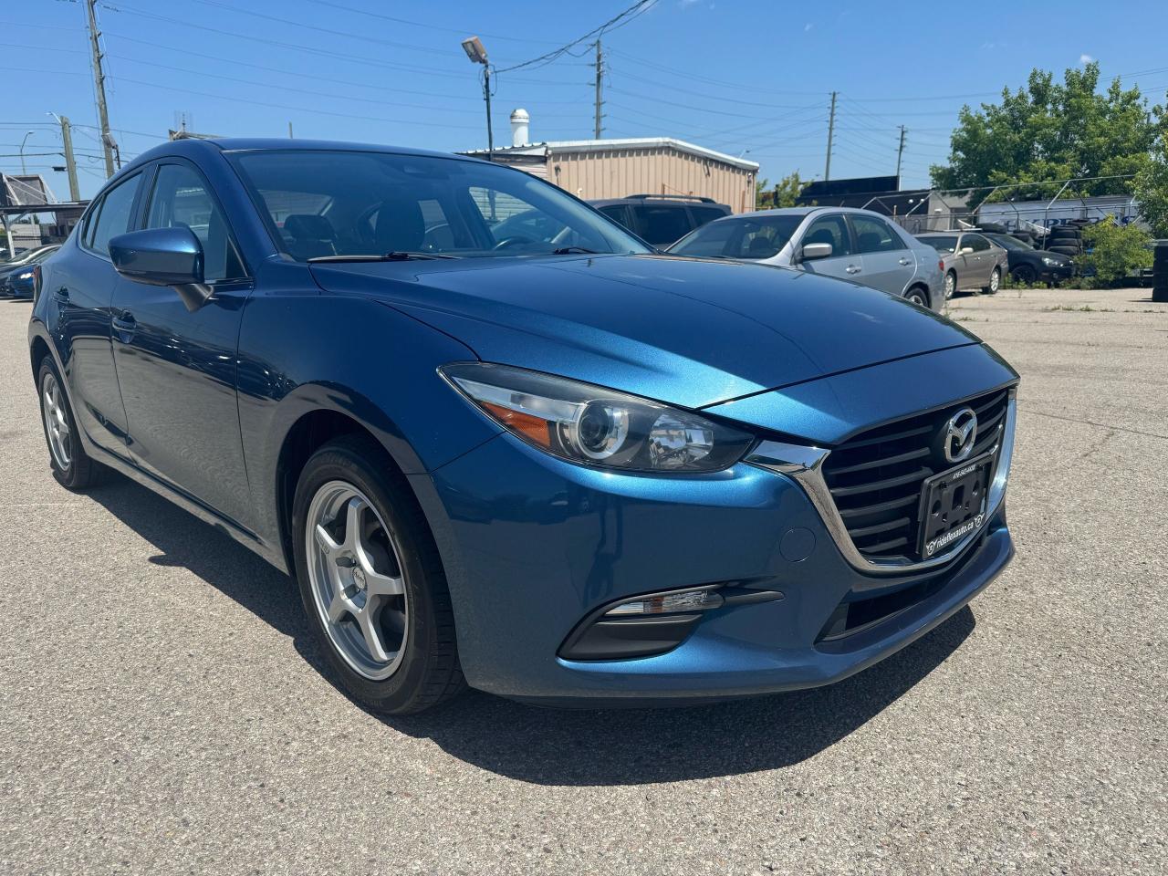 2017 Mazda MAZDA3 Touring Photo2