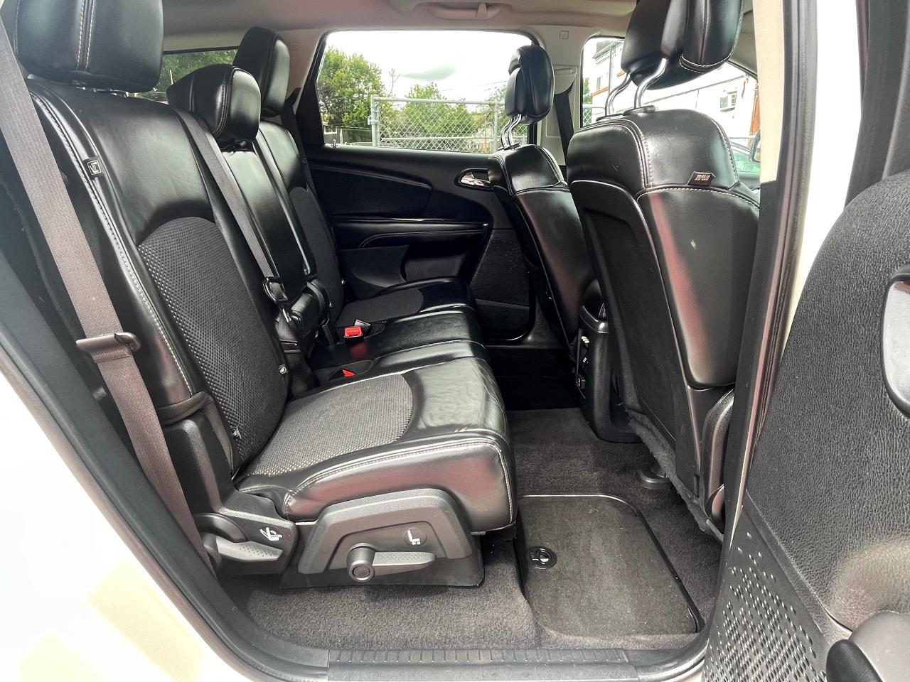 2017 Dodge Journey CROSSROAD-NAVI-SUNROOF-BLUETOOTH-LEATHER - Photo #17