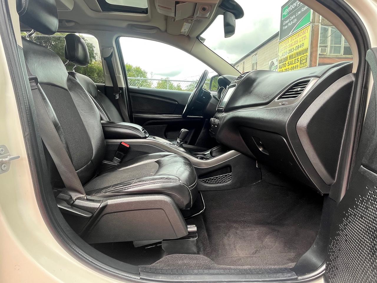 2017 Dodge Journey CROSSROAD-NAVI-SUNROOF-BLUETOOTH-LEATHER - Photo #18
