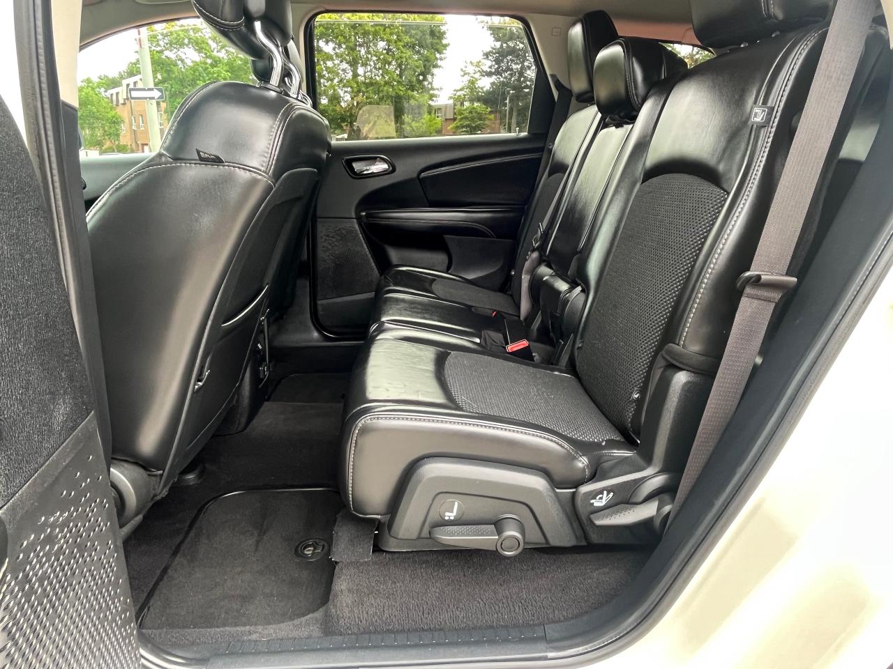 2017 Dodge Journey CROSSROAD-NAVI-SUNROOF-BLUETOOTH-LEATHER - Photo #12