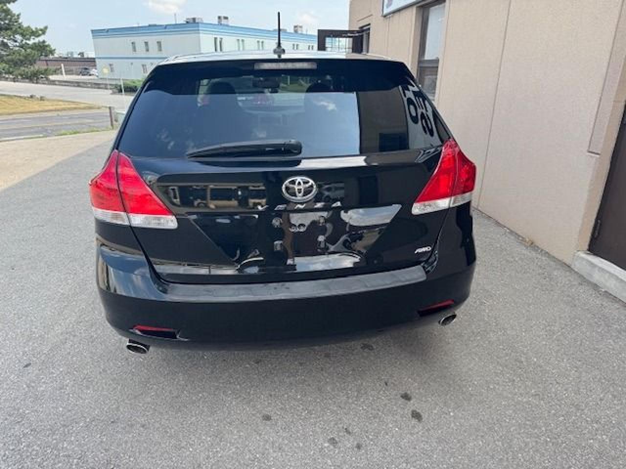 2010 Toyota Venza 4dr Wgn V6 AWD only 59000km,1 owner,accident free - Photo #5