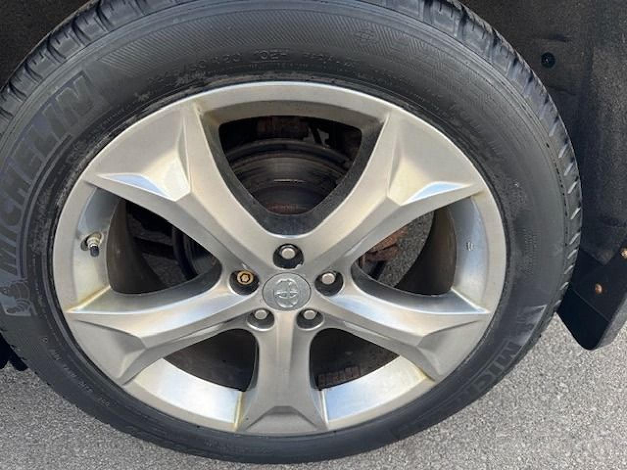 2010 Toyota Venza 4dr Wgn V6 AWD only 59000km,1 owner,accident free - Photo #16