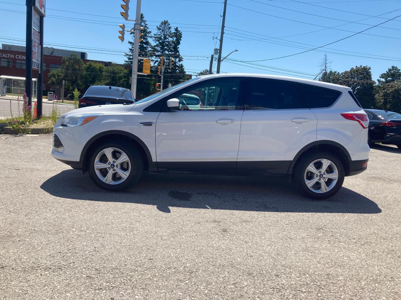 2016 Ford Escape AUTO AWD LOW KM HEATED SEATS BACKUP CAMERA B-T Photo3