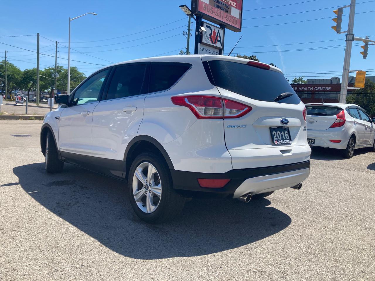 2016 Ford Escape AUTO AWD LOW KM HEATED SEATS BACKUP CAMERA B-T Photo4
