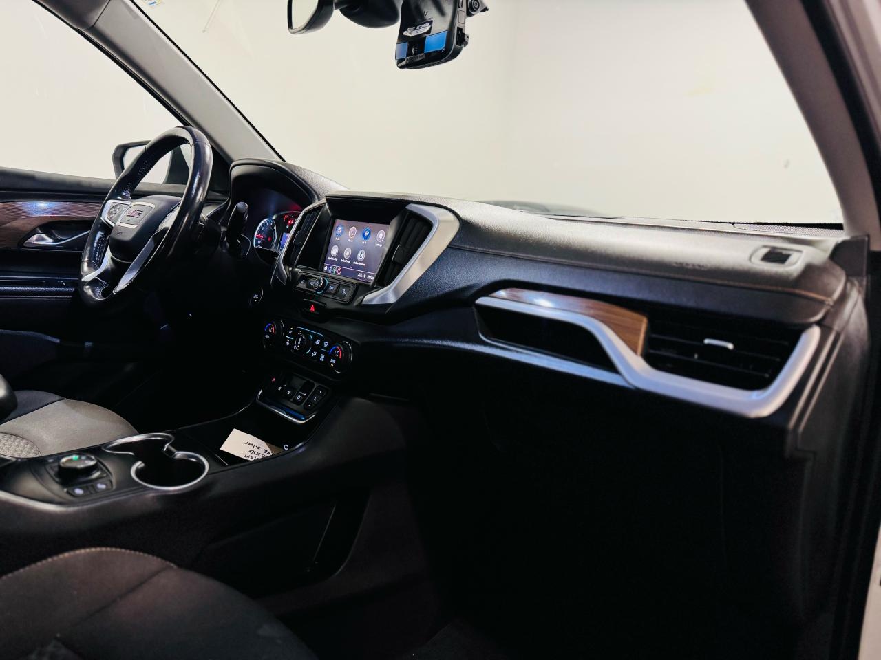 2020 GMC Terrain SLE - Photo #25