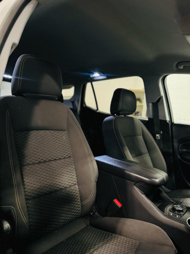 2020 GMC Terrain SLE - Photo #23