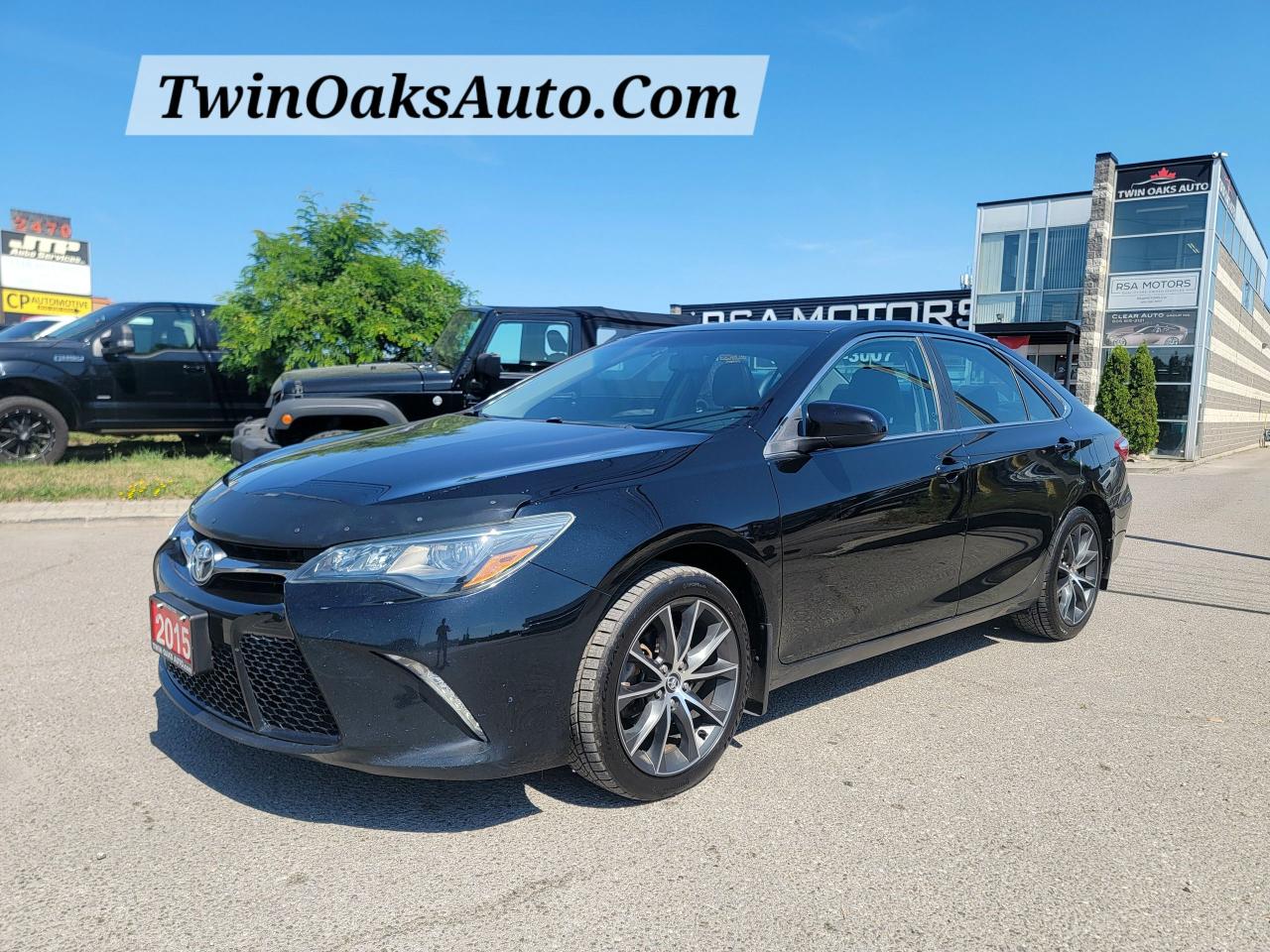 Used 2015 Toyota Camry XLE for sale in Oakville, ON
