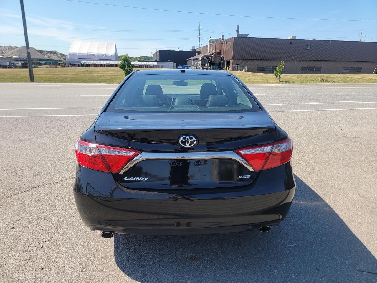2015 Toyota Camry XLE - Photo #5