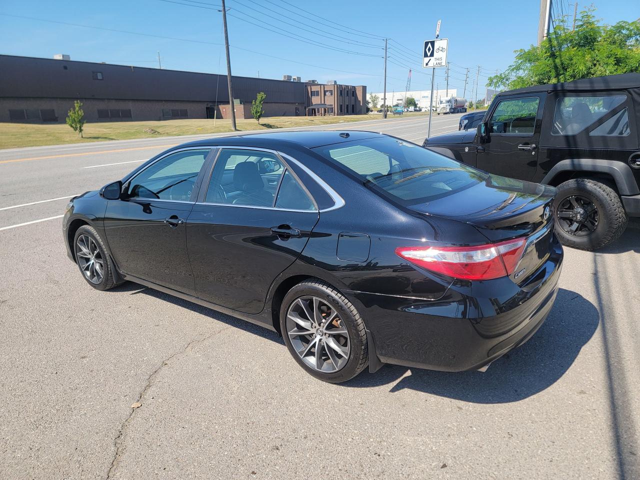 2015 Toyota Camry XLE - Photo #6