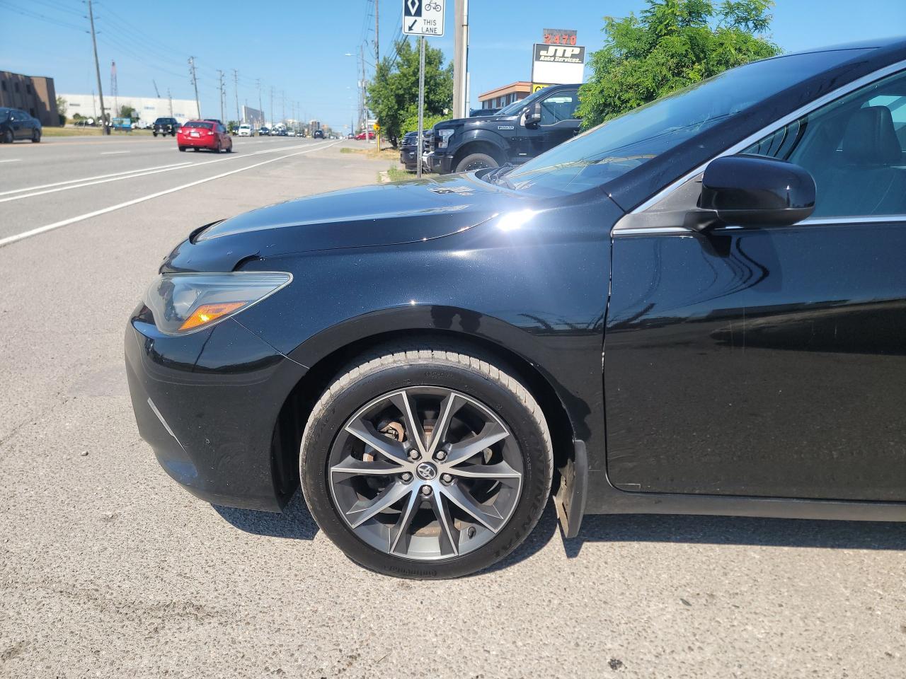 2015 Toyota Camry XLE - Photo #8