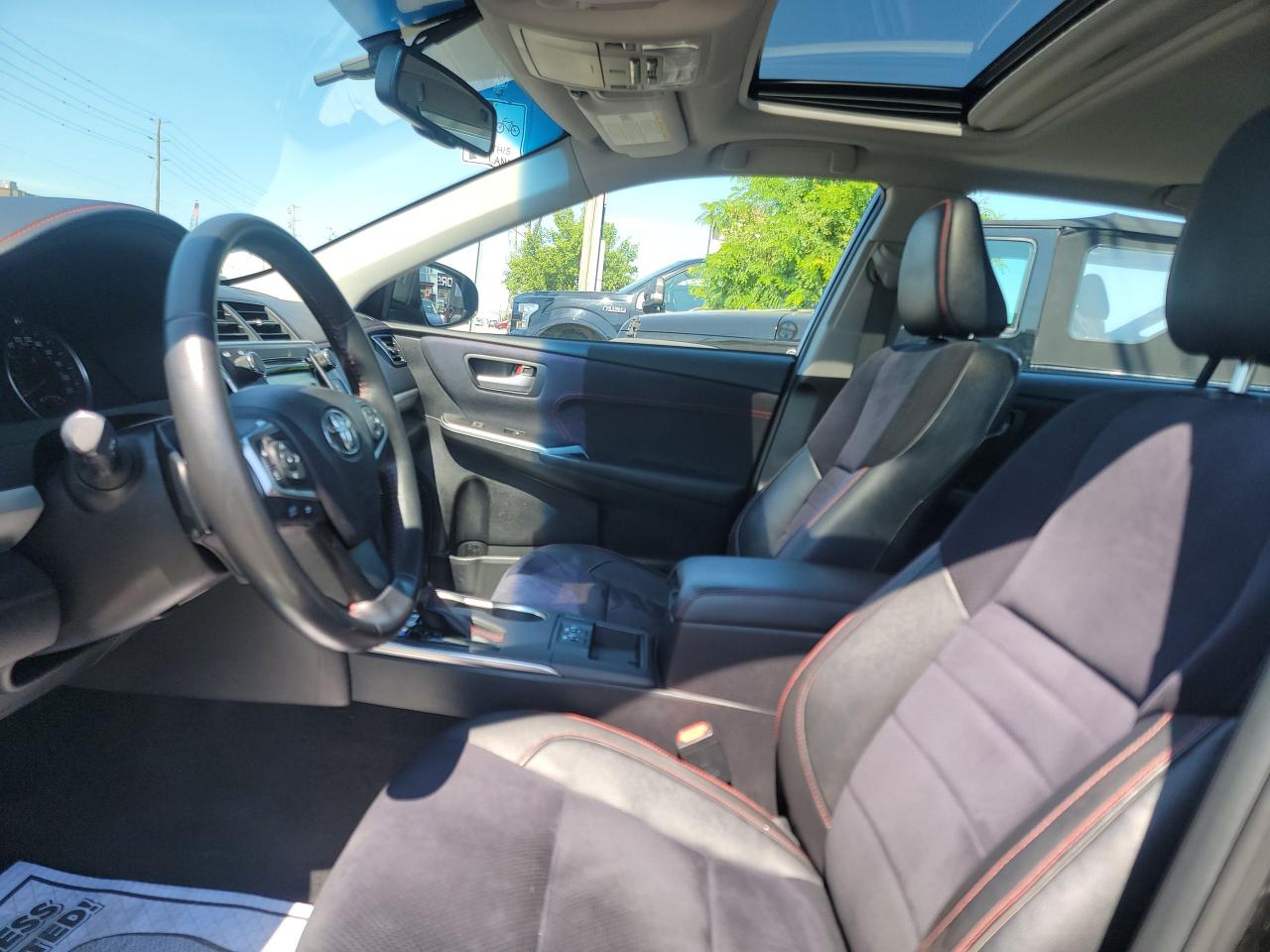 2015 Toyota Camry XLE - Photo #9