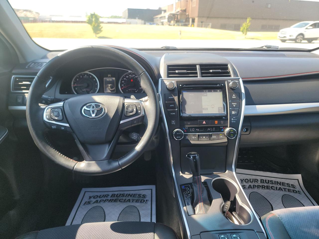 2015 Toyota Camry XLE - Photo #12