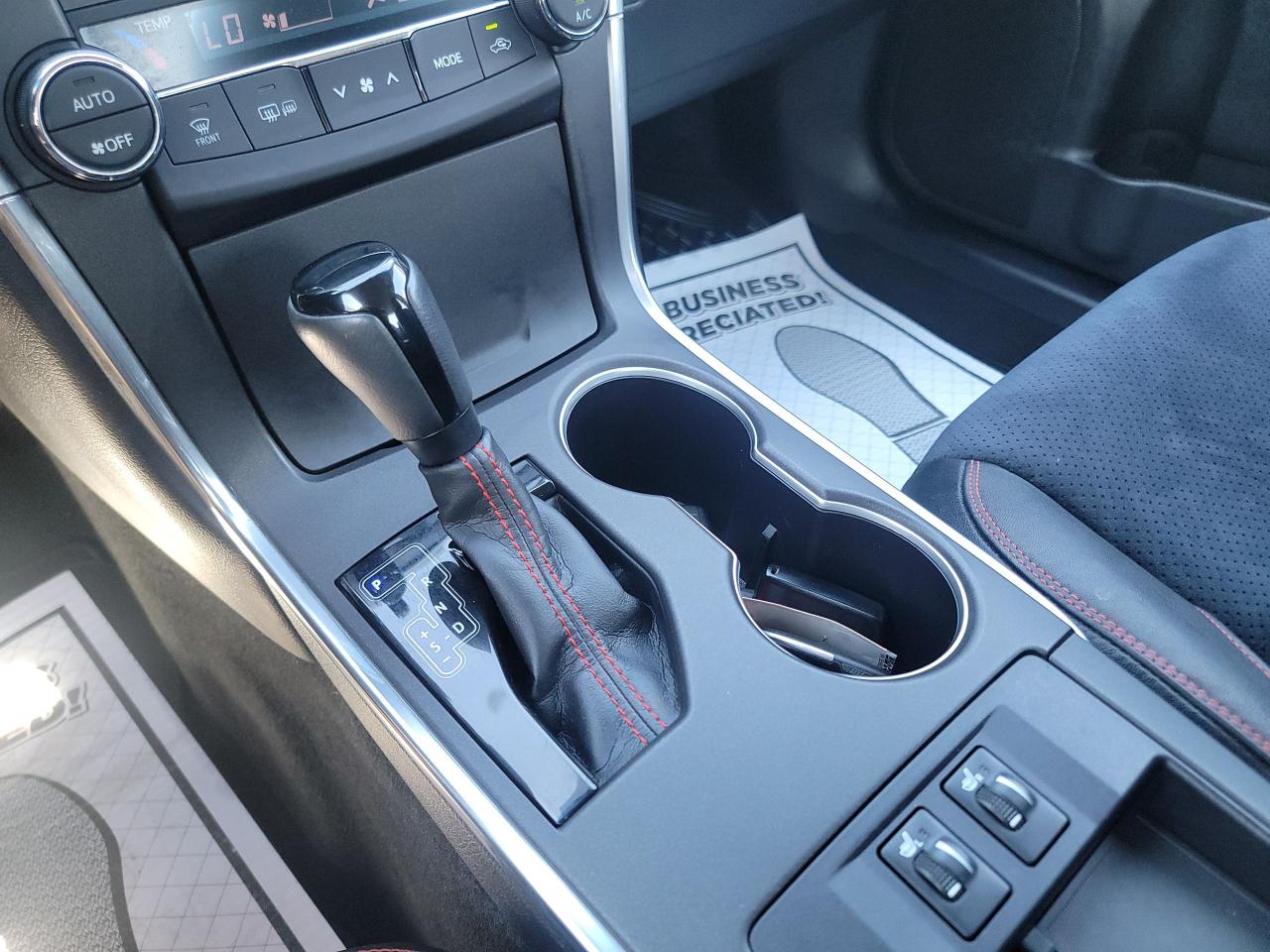 2015 Toyota Camry XLE - Photo #16