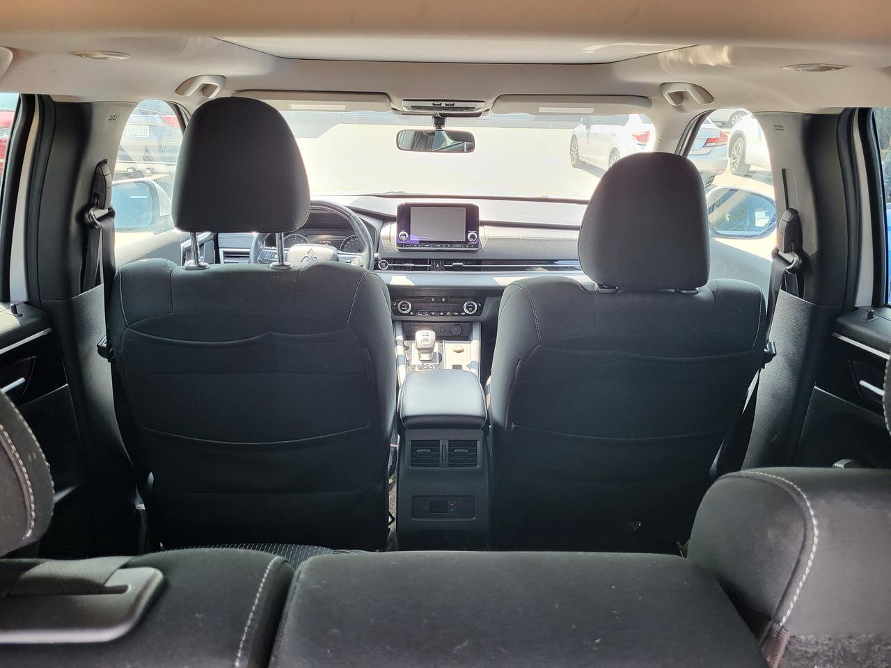 2022 Mitsubishi Outlander SE Photo