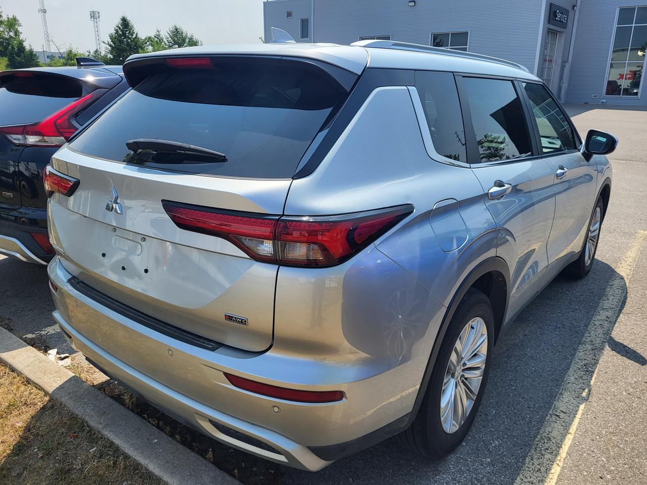 2022 Mitsubishi Outlander SE Photo