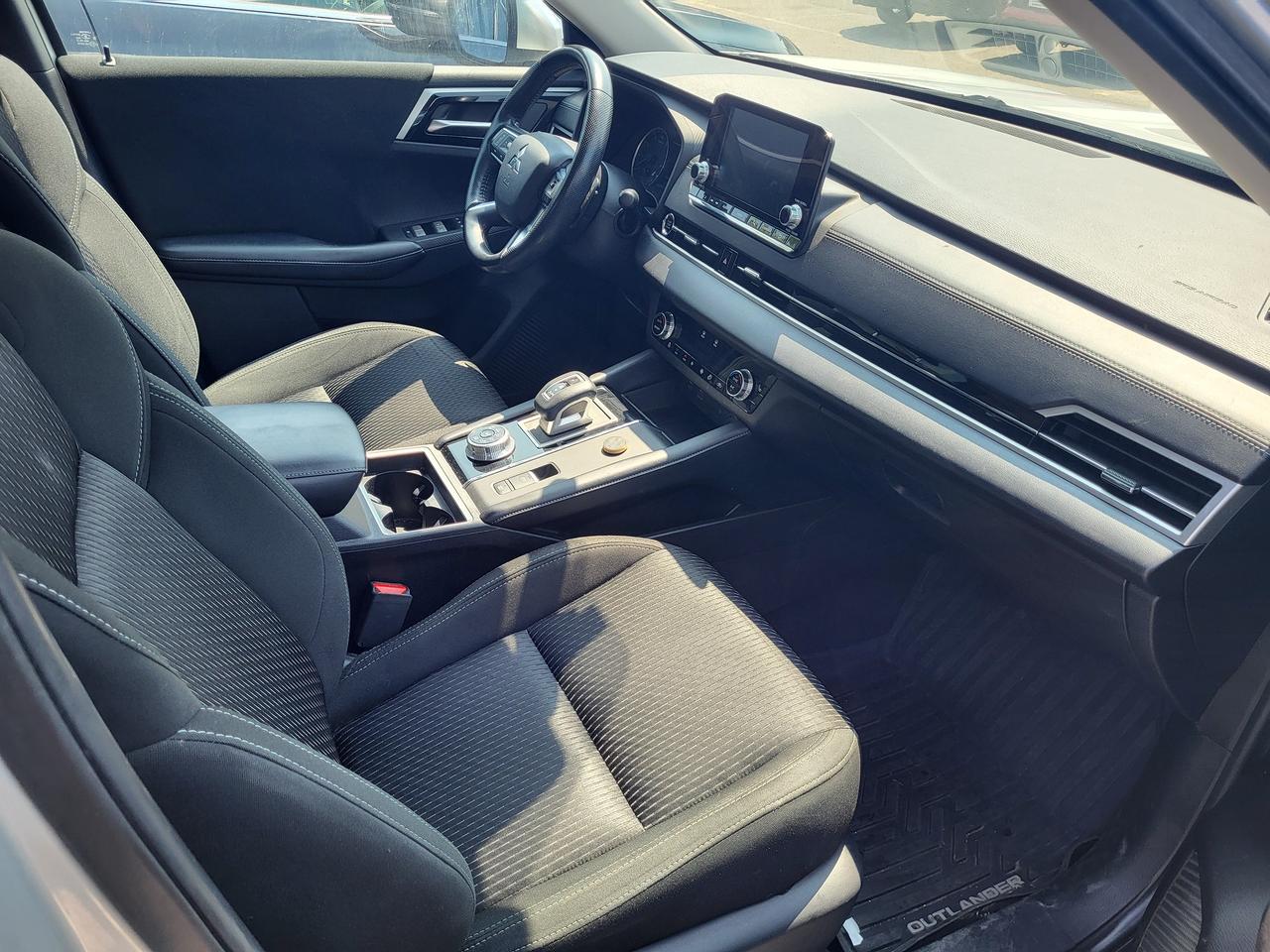 2022 Mitsubishi Outlander SE Photo