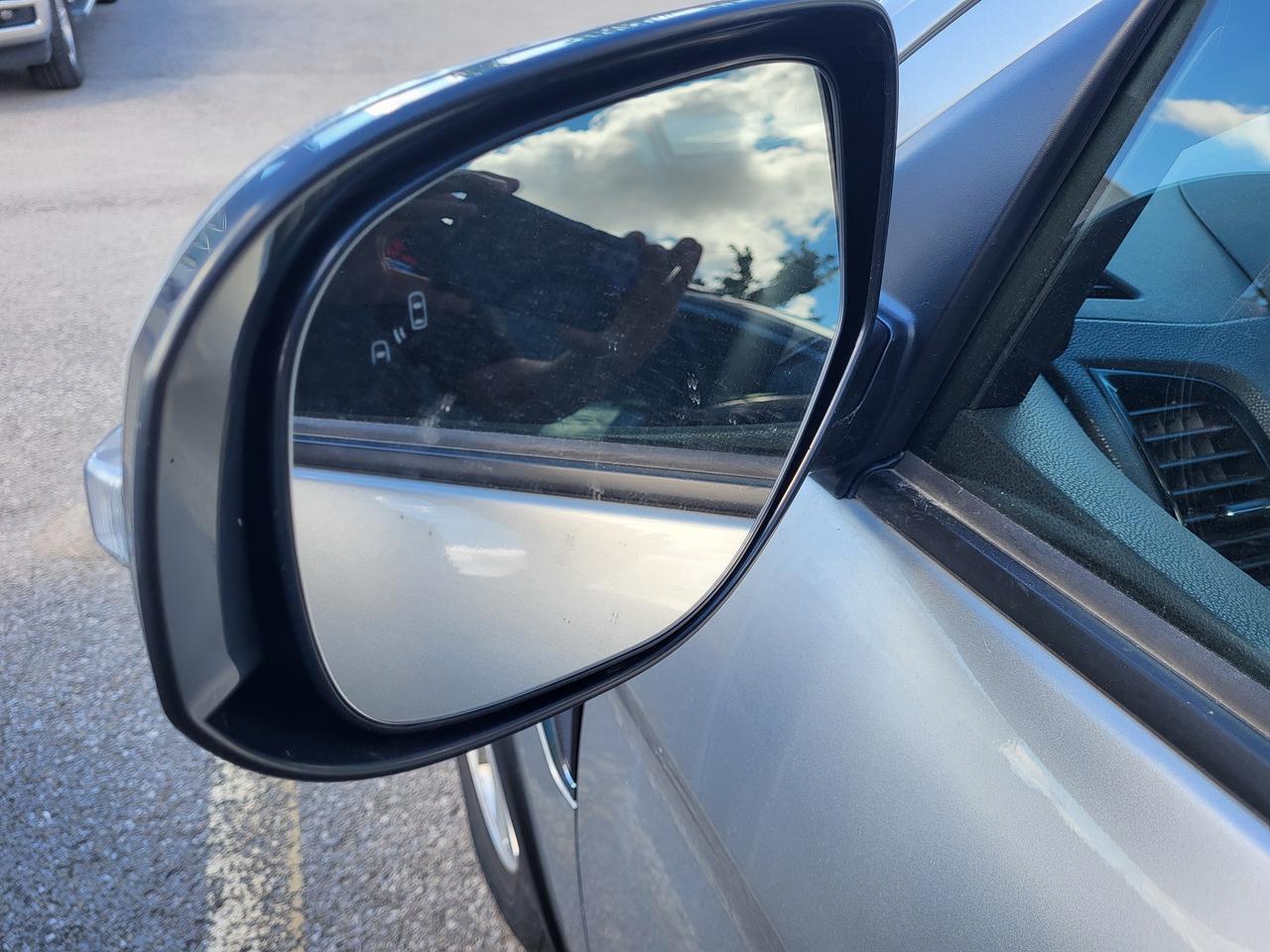 2022 Mitsubishi Outlander SE Photo