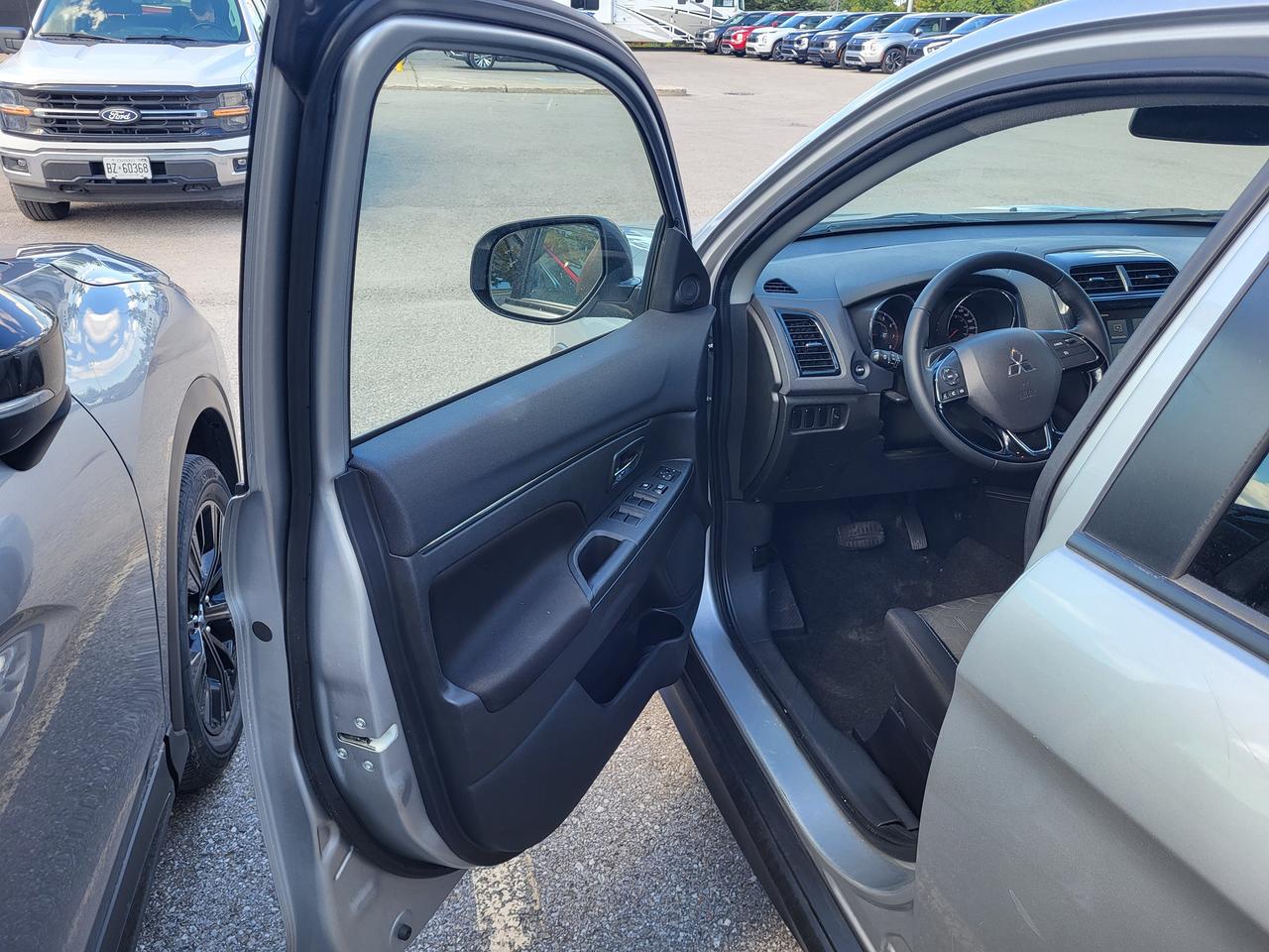 2022 Mitsubishi Outlander SE Photo