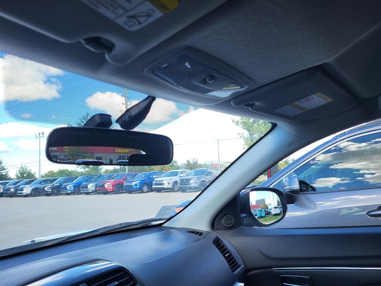 2022 Mitsubishi Outlander SE Photo