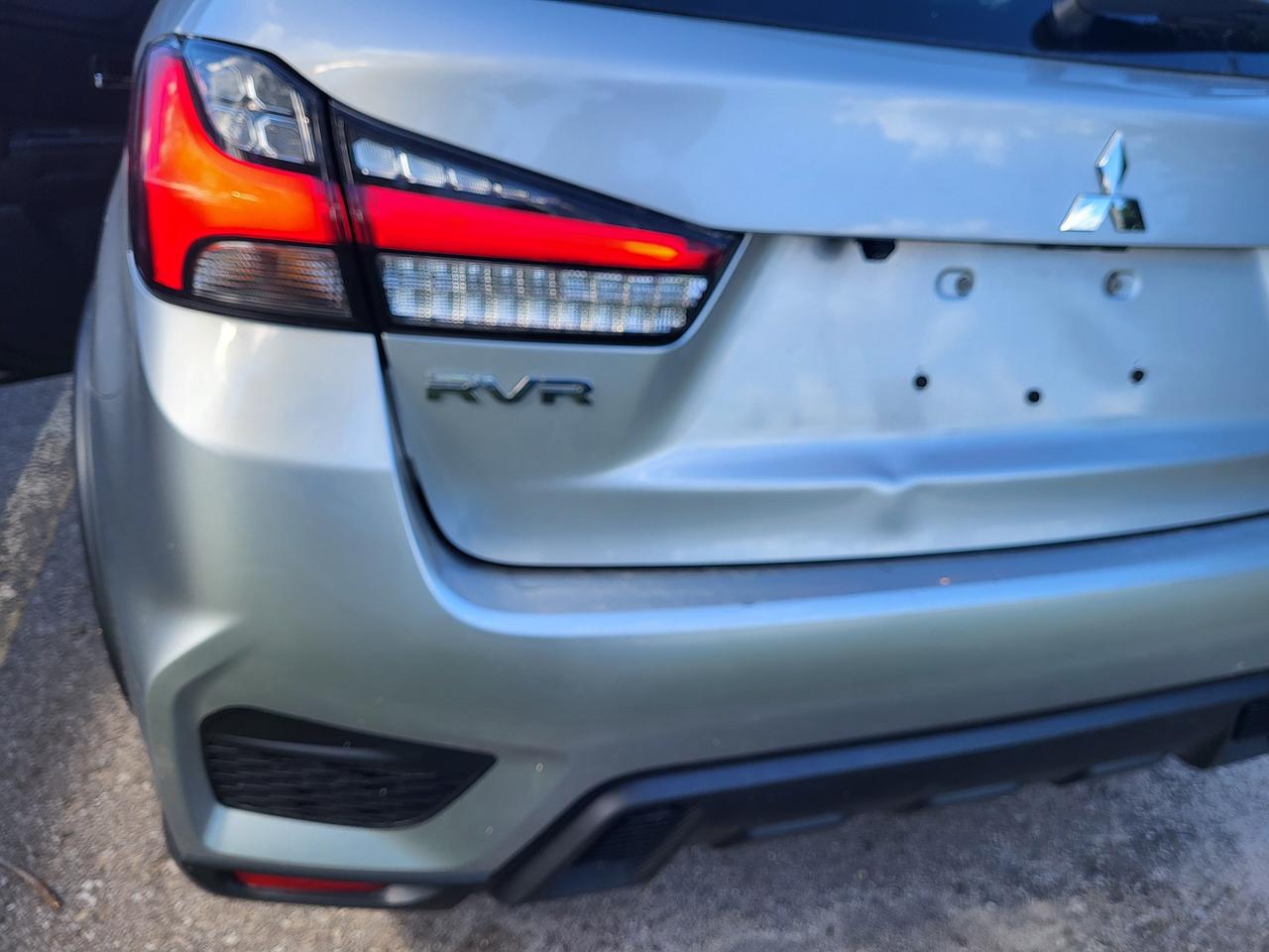 2022 Mitsubishi Outlander SE Photo