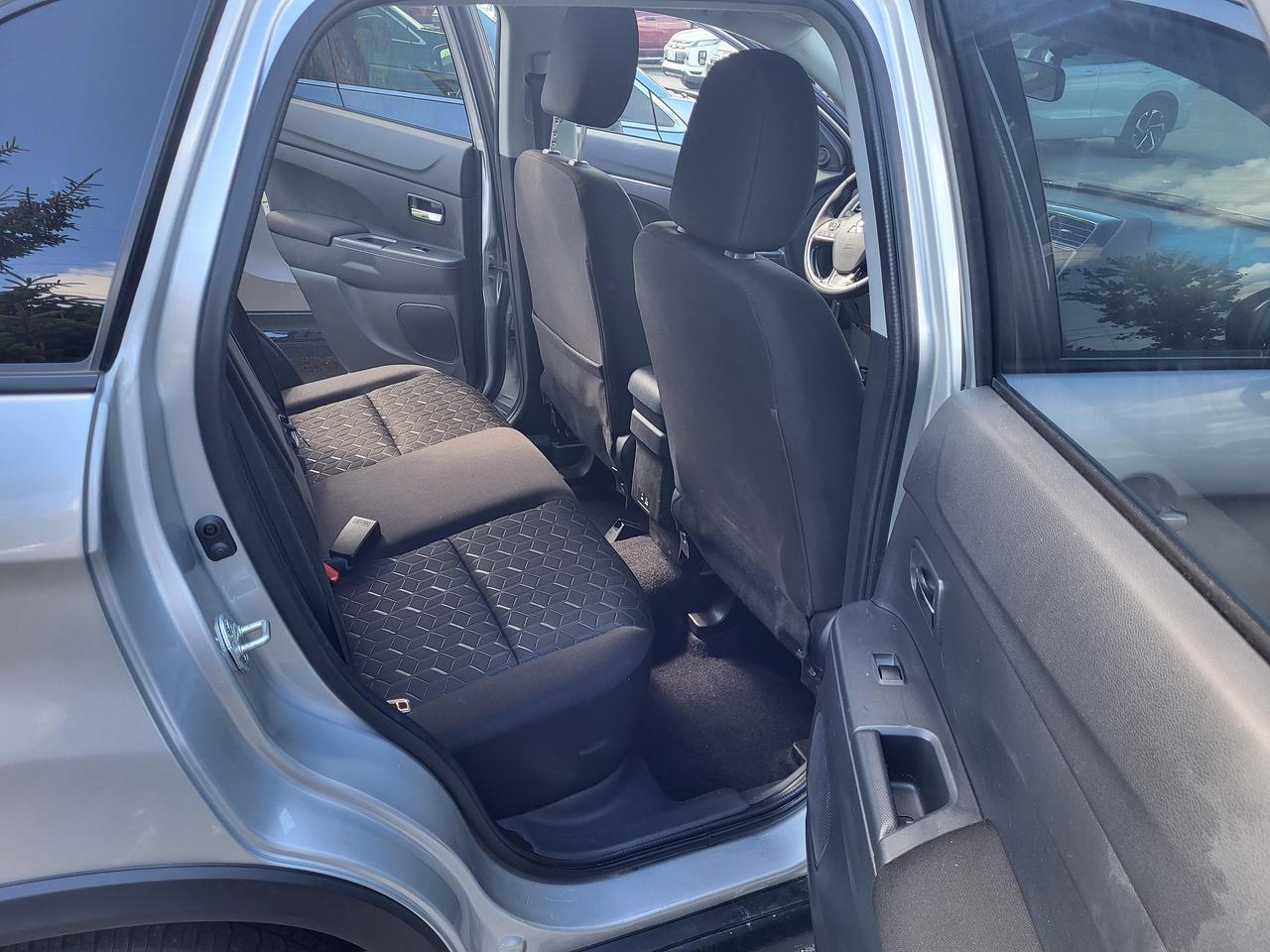 2022 Mitsubishi Outlander SE Photo